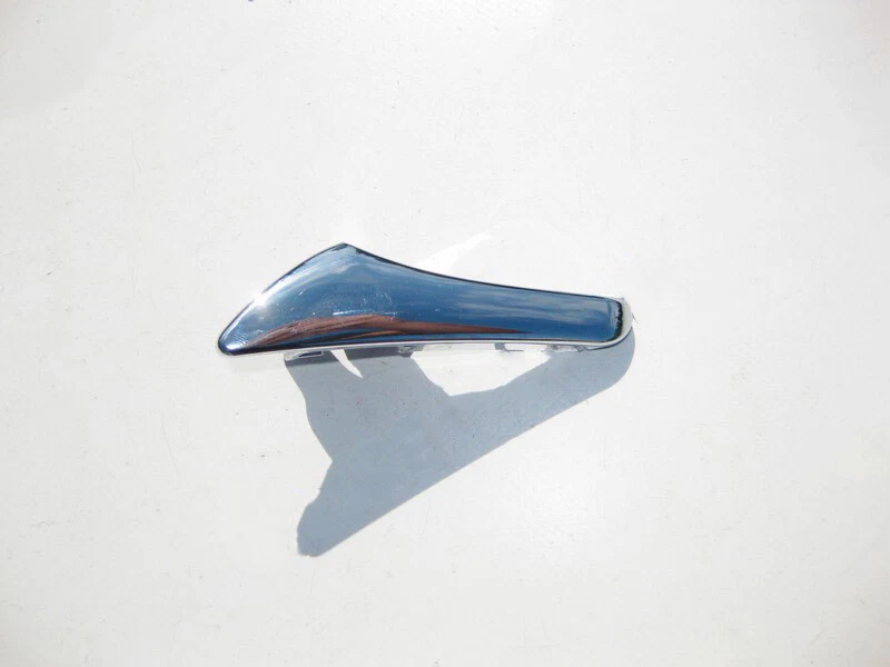 Mercedes-Benz A2117660124 7F24 Interior chrome handle for opening 