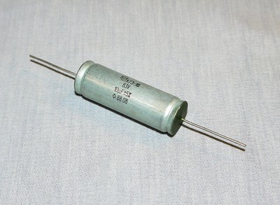 12 x 10uF 63V 5/% K73-16 PETP Polyethylene Film Capacitors NOS New
