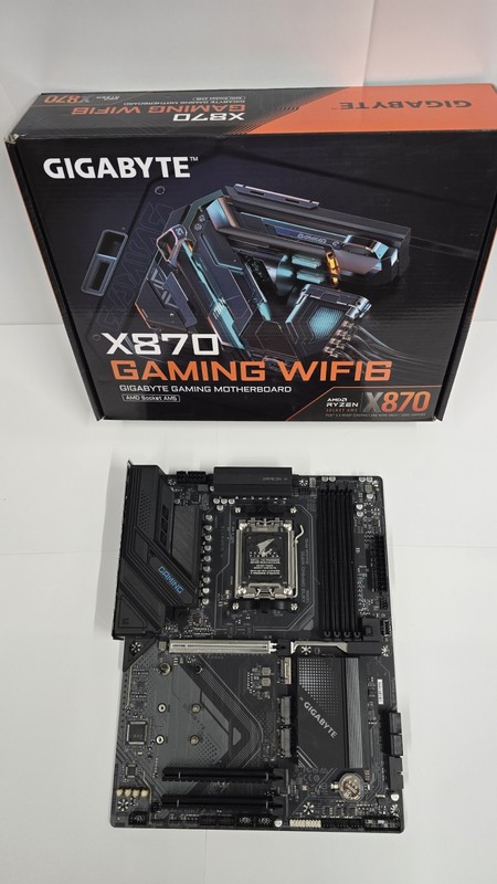 GIGABYTE X870 GAMING WIFI6 AM5, ATX, DDR5 Motherboard