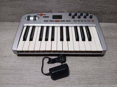 M-Audio Oxygen 8 v2 MIDI USB Keyboard Controller 25-Key Compact WORKS EXC COND 
