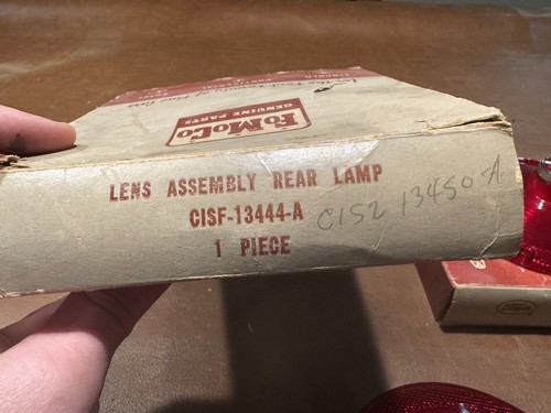 NOS FORD C1SZ-13450-A 1961 PAIR OF 2 THUNDERBIRD T-BIRD REAR TAILLIGHT LENSES - Picture 2 of 9