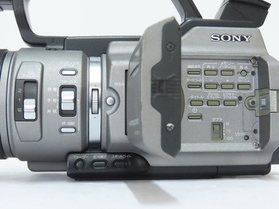 ビデオカメラ SONY handycam DCR-VX2100 Sony DCR-VX2100 Handycam Camcorder 3ccd Camera Only Battery NTSC