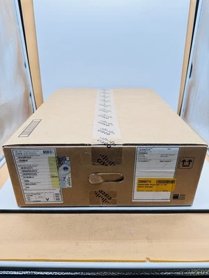 Commutateur Ethernet Cisco C9200L-48T-4X-A 48 ports 4x 10G entièrement géré N... - Photo 1/4