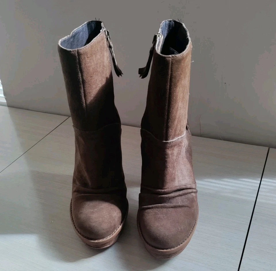 Bota de gamuza con tacón UGG Bianka marrón Sherpa plataforma de piel de oveja 1002067 para mujer talla 5 Foto 4 de 4