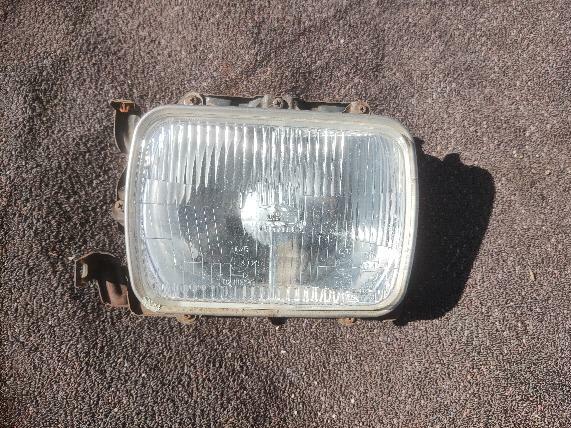  HOLDEN RODEO TF 88-97 Headlight Right Hand Drivers Side Head Light & Bracket