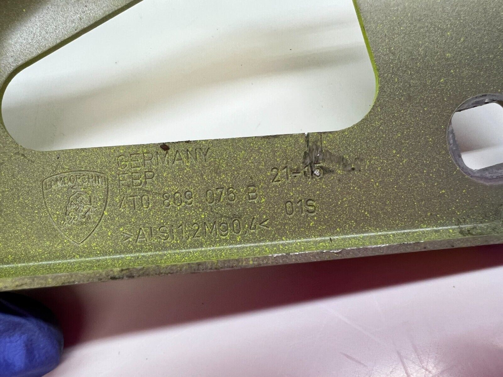 LAMBORGHINI HURACAN PASSENGER RIGHT RH QUARTER PANEL BRACKET OEM 4T0809076B