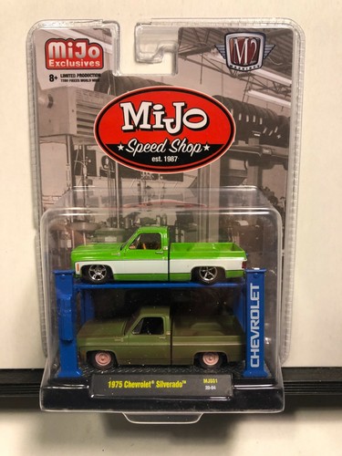 1/64 M2 AUTO LIFTS 2 CAR 1975 CHEVROLET C10 SILVERADO GREEN & WHITE & GREEN MIJO