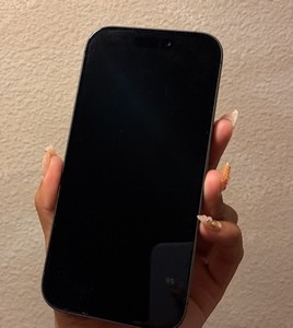 Apple iPhone 17 256GB Black Bar Smartphone 12MP Camera - Used