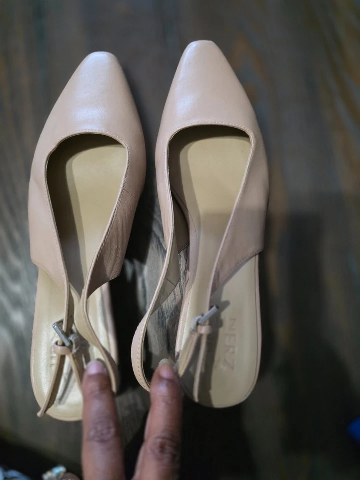 Salto baixo Naturalizer bronzeado slingback – Confortável e elegante - Imagem 4 de 4