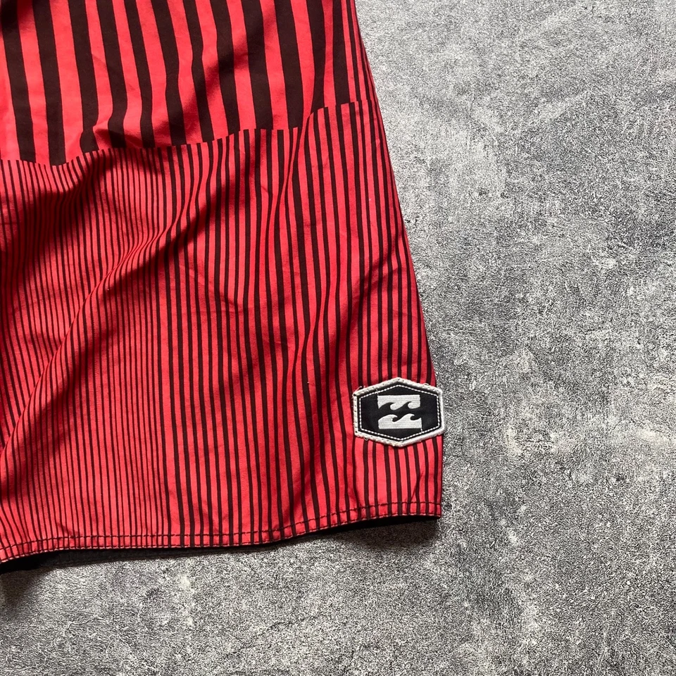 Short de surf vintage Billabong Big Logo rayé taille 34 - Photo 2/4