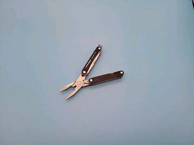 Leatherman Squirt PS4 Keychain Multi Tool - Knife, Pliers, Scissors - Retired