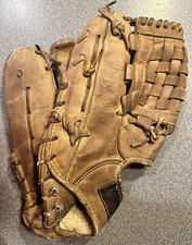 Vintage Spalding Right Hand Professional Model Wonder Web Baseball Glove