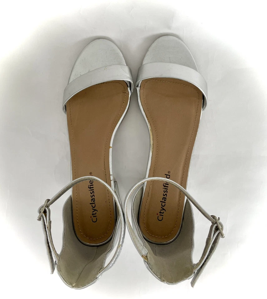 Sandalia City Classified Tacón Bloque Punta Abierta Correa para el Tobillo Mujer Talla 10 Plata Verdadera Foto 3 de 4