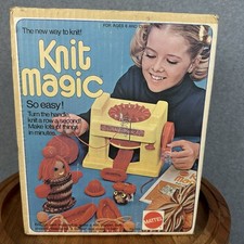 1974 Mattel Knit Magic Kids Toy Plastic Crank Sock Tube Knitting Machine Vintage
