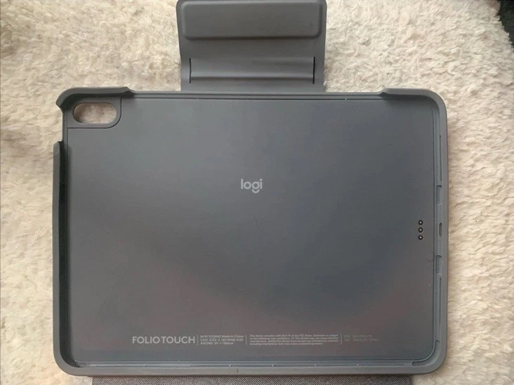 Logitech Folio Touch M/N YU0043 Funda Teclado Trackpad iPad Air 4ta 5ta Generación Foto 4 de 4