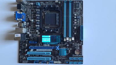 ASUS M5A78L-M PLUS/USB3 AMD mATX Motherboard Sockel AM3+  *For Parts*