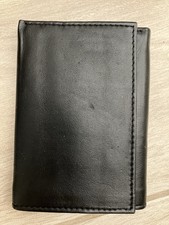 Buxton NWOT Black Lambskin Leather Trifold Wallet.   Size 4.25x3.25