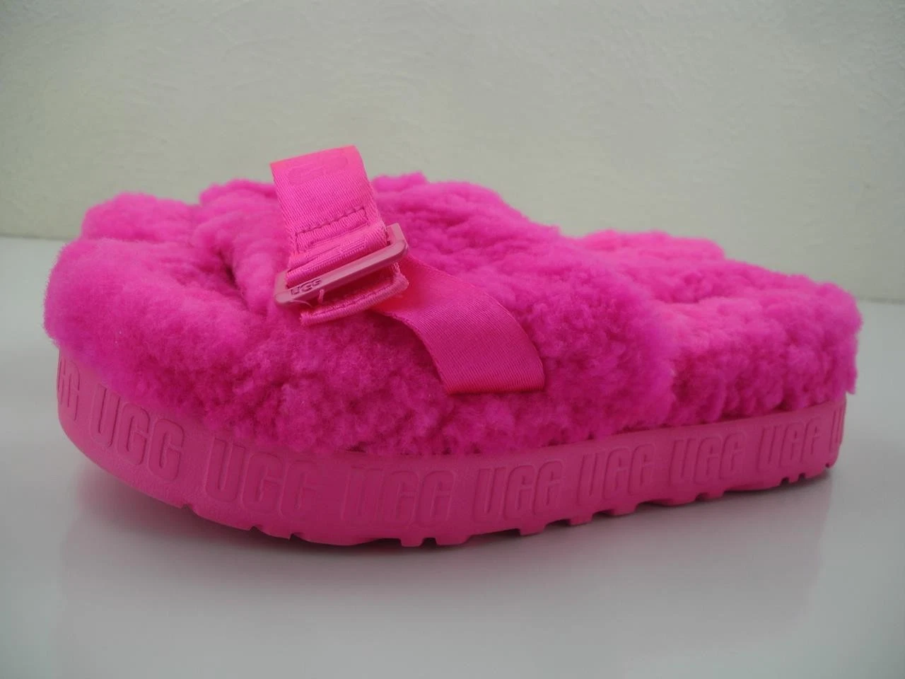 Sandali donna 8 M UGG Fluffita 1113475 rosa taffy pelle di pecora pelliccia di shearling slide