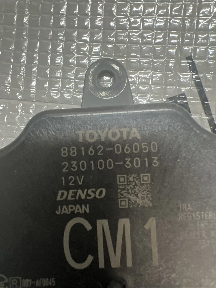 2018-2020 Toyota Camry Blind Spot Detection Radar Sensor Module OEM 88162-06050 - Image 2 of 3