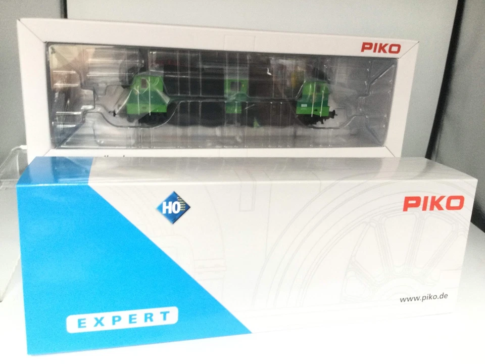 Piko 51606 HO Gauge Expert PKP ET21 Electric Locomotive V - Image 2 of 2