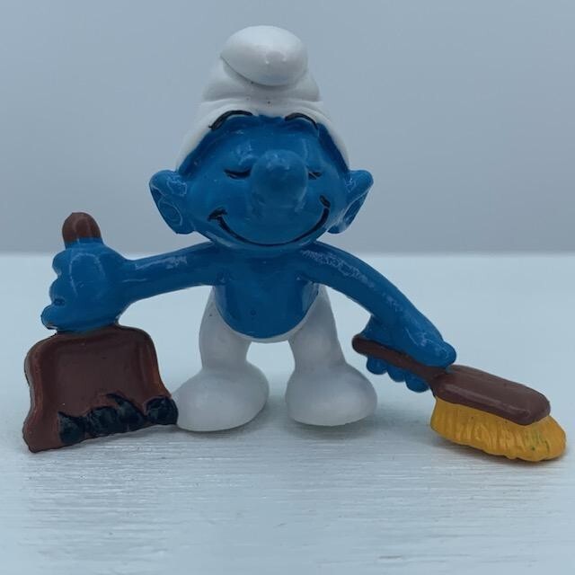 Smurfs 20189 Dustpan Brush Smurf Broom Vtg Figure Schleich Peyo PVC Figurine