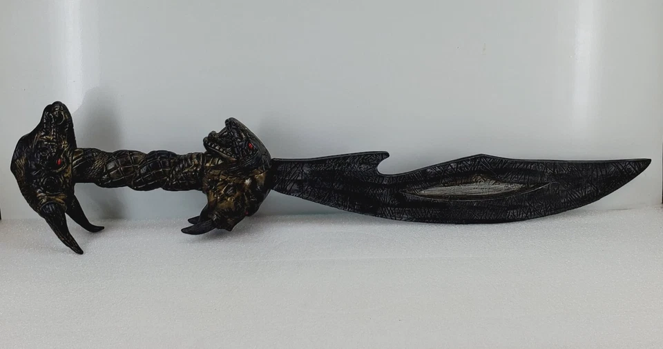 Disfraz de Rubíes Co Espada Plástico Ojo Rojo COBRA Diente de Sable TIGRE Cabra HALLOWEEN Foto 2 de 4