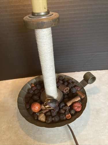 Vintage Primitive Tin Handle Spool Accent Lamp 10-12” Silicone Light Bulb - Bild 2 von 13