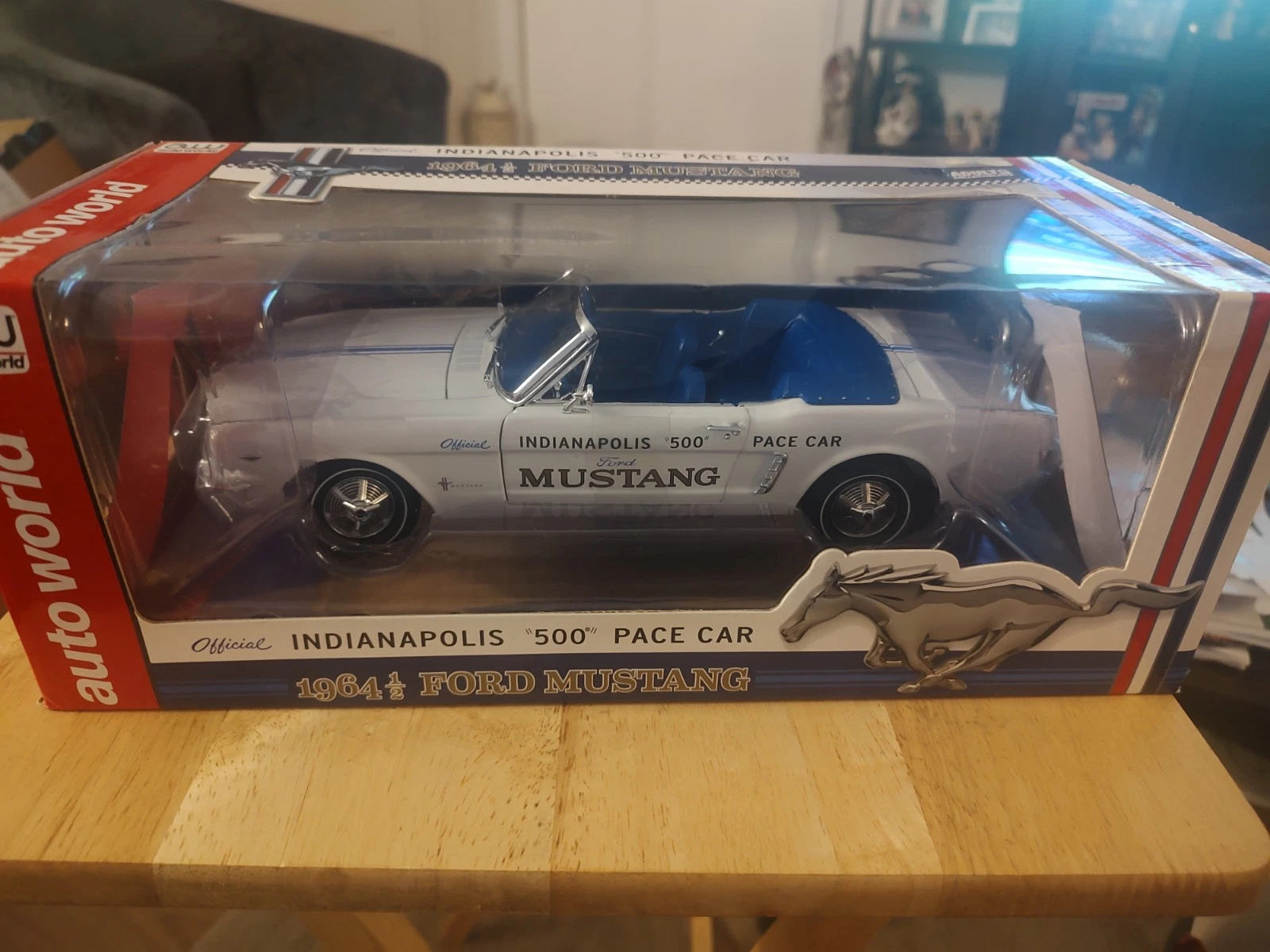 1964 1/2 Mustang convertible Indianapolis 500 Pace Car 1:18 Auto World 209