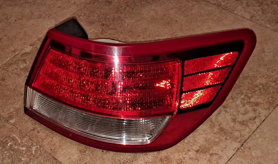 *TESTED* 2010-2012 Lincoln MKZ LED Tail Light Passenger Right Side 2011 Foto 3 de 4