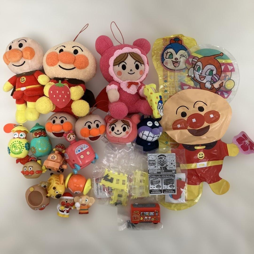 Lote de artículos de anime Anpanman Juguetes de peluche Gacha y tren Set Cole...