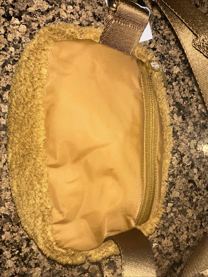 Nuevo con etiquetas Bolso Cinturón Lululemon Everywhere Polar Caramelo Quemado 1L ¡AGOTADO! Foto 4 de 4