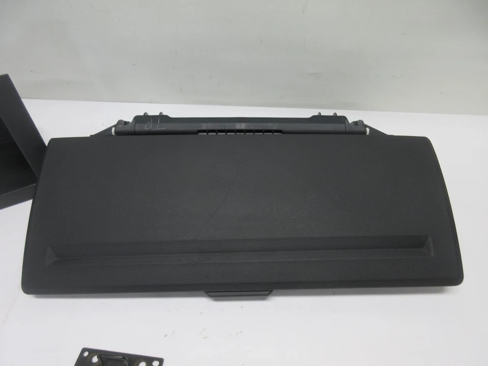 Guantera superior RAM para pasajeros 2013-2018 puerta completa negra Foto 2 de 4