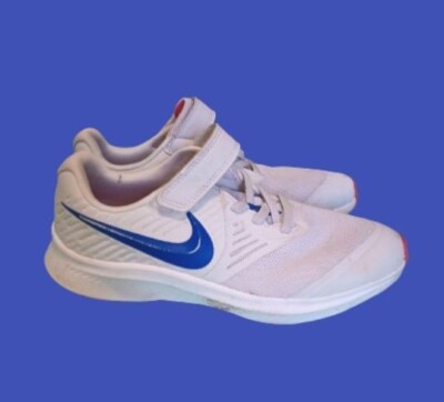Kids Nike Star runner 2.0 sneakers size 2.5 Used in good condition. 