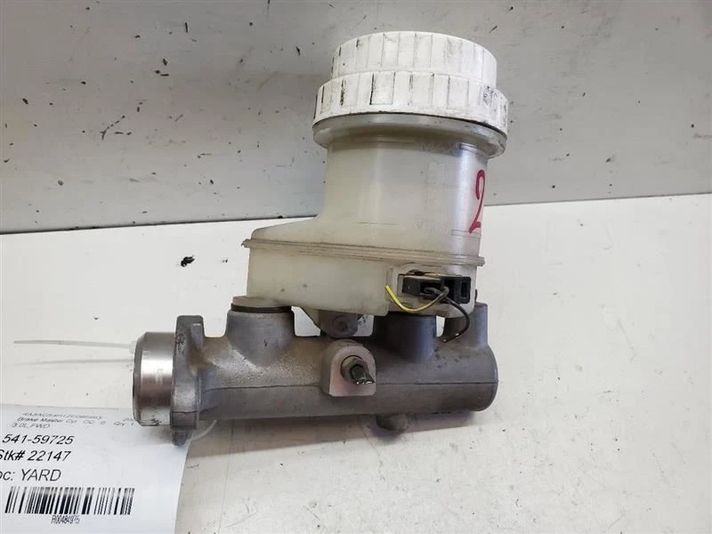 01-05 Cilindro maestro de freno cupé con ABS se adapta a SEBRING MPN: MR475432 Foto 3 de 4