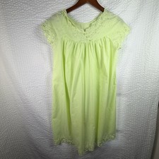VTG nightgown dress S/M sleepwear Night Gown Green Embroidered Cottagecore