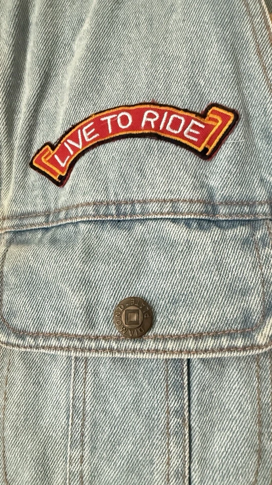 VTG Diamond Plate Vest Sz M-M/W-L Denim Jean Biker Eagle Patches USA Flag - Image 4 of 4