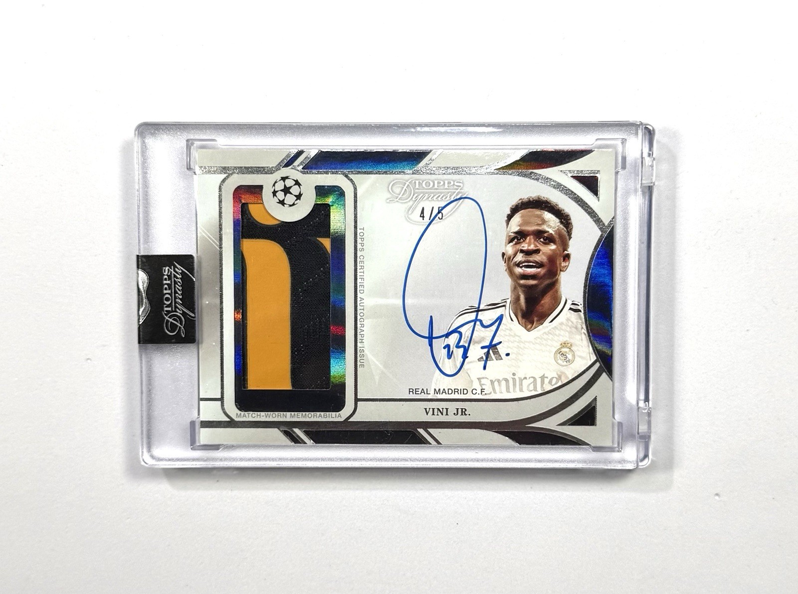 2024-25 Topps Dynasty UCC Vini Jr /5 Black On Card Auto Match Worn Memorabilia 