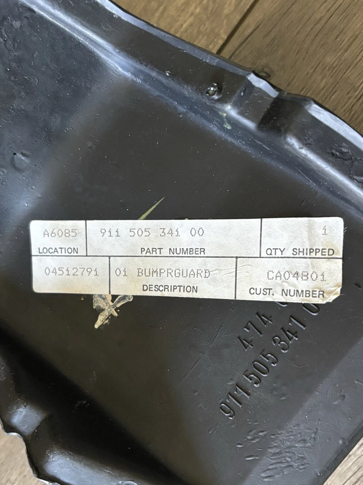 Оригинальная задняя защита бампера для Porsche 911 1974 от оригинального производителя 911-505-341-00 - Изображение 3 из 4