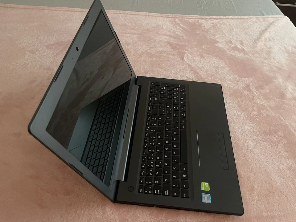 Portátil Lenovo - Imagen 2 de 4