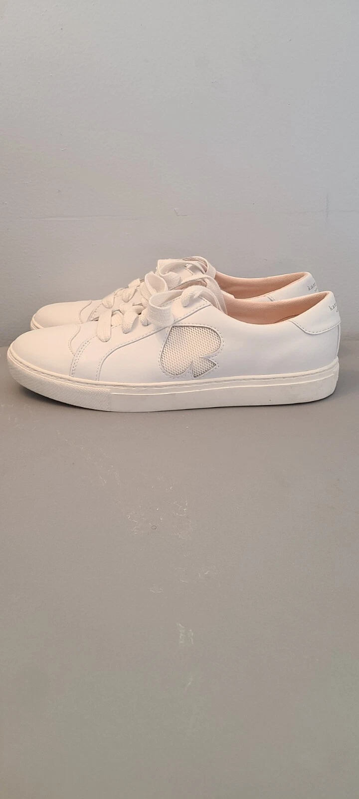 Sneakers da donna bianche Kate Spade Angelise taglia 9 5B in pelle forate