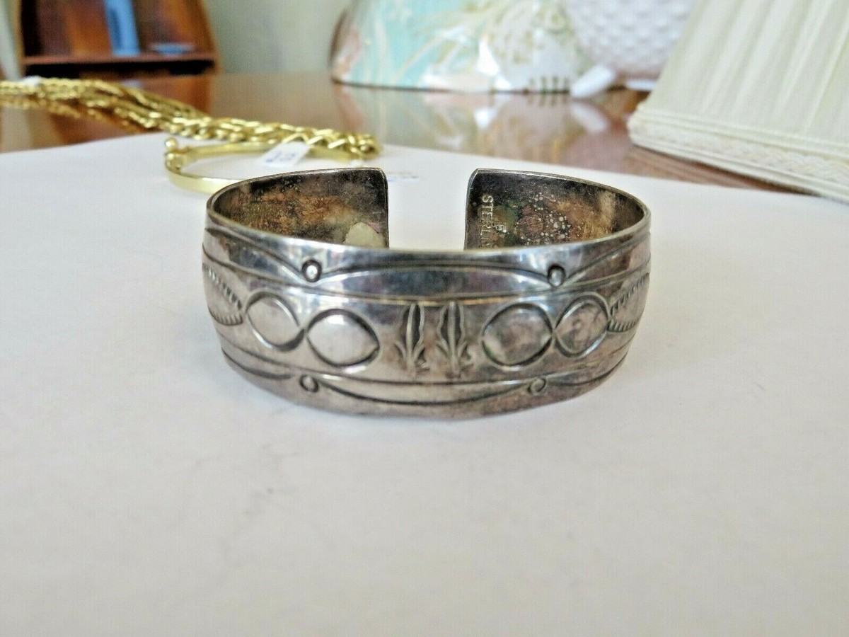 FANNIE PLATERO NAVAJO STERLING SILVER 19 MM WIDE ETCHED CUFF