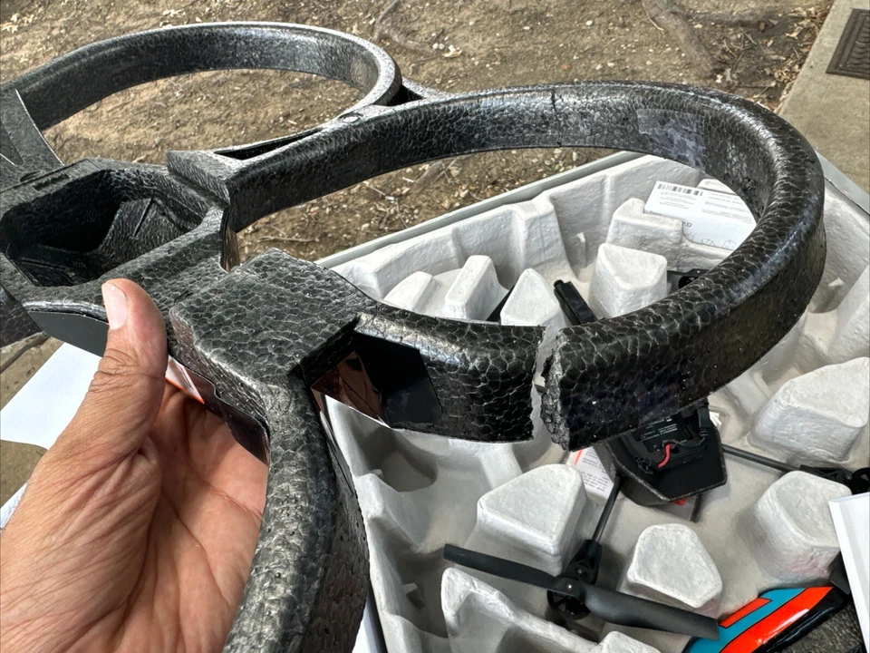 Parrot AR.Drone 2.0 Quadcopter - Battery, Indoor Cover, GPS, Untested - Image 3 of 4