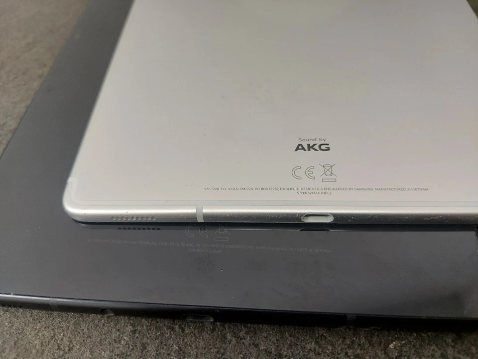 2X Samsung Tablet JobLot Bundle (Damaged/Faulty) For Parts Only — Untested #24 - Image 3 of 4