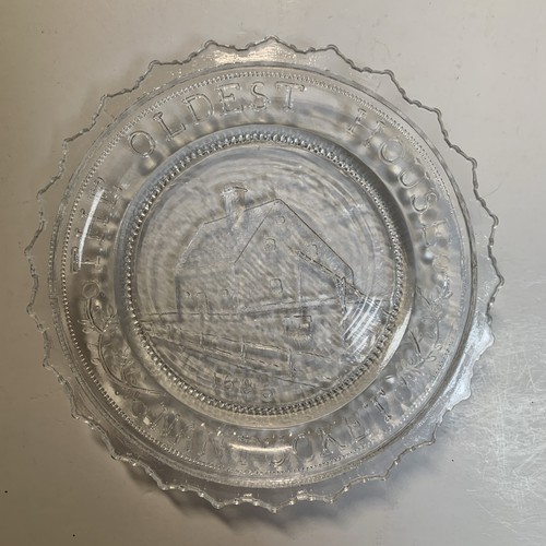 Pre-Owned Pairpoint Cup Plate Oldest House Nantucket Clear U594 - Picture 1 of 3