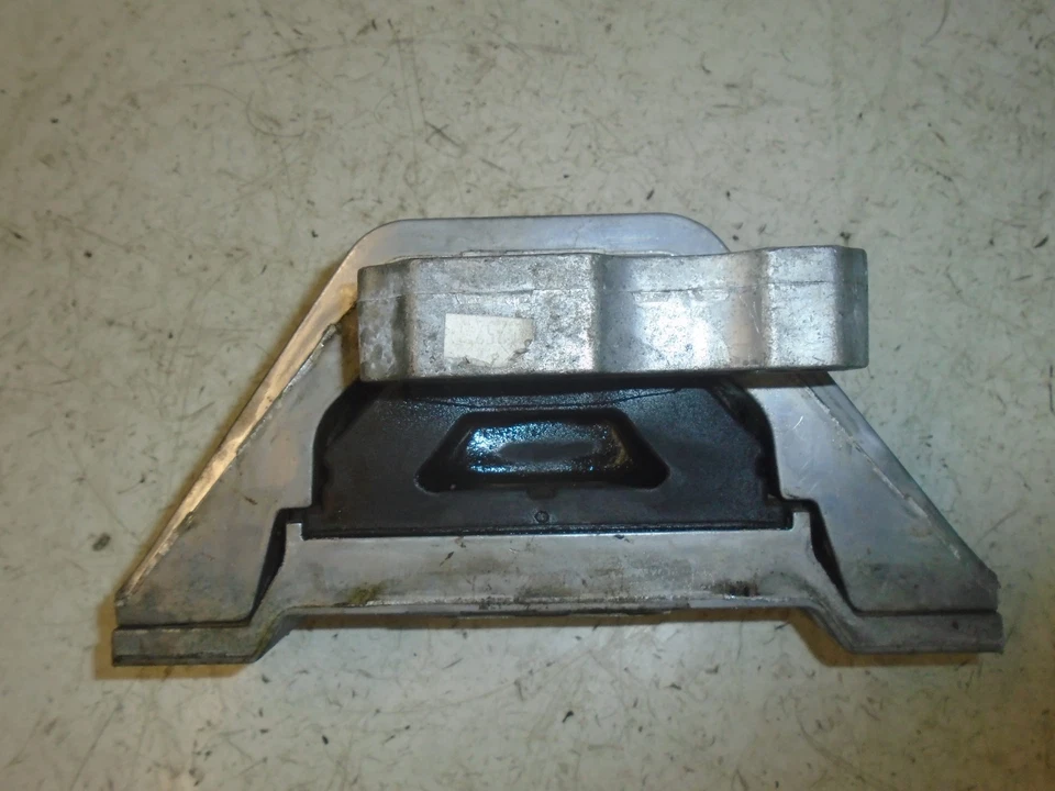 Pontiac G5 2009 montaje del motor delantero derecho Foto 4 de 4