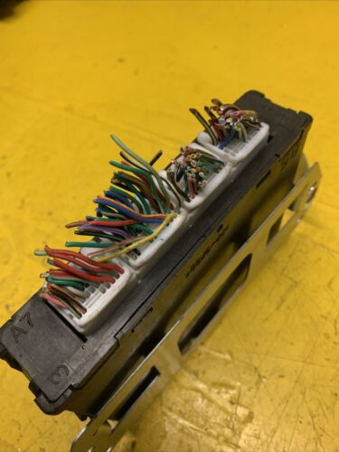 2006 Subaru Forester XT ECU (Automatic) P/N 22611AK762 - Picture 5 of 7