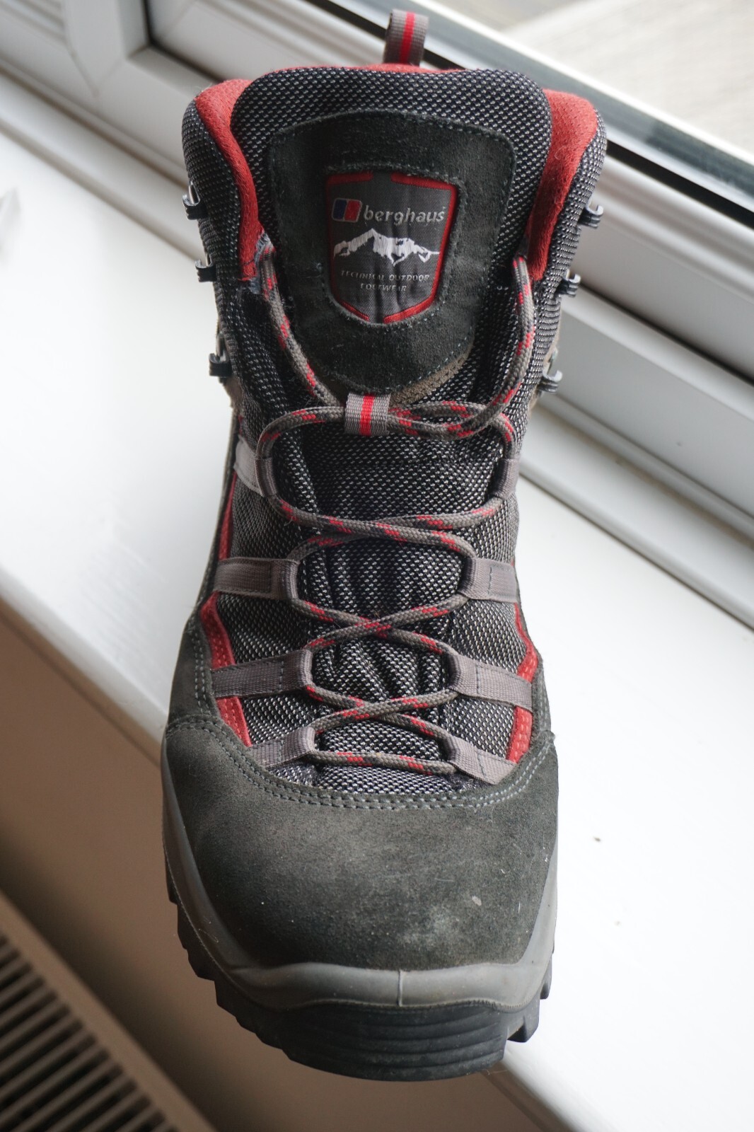 Mens Berghaus walking boots Size 11 . Worn three times. Gortex lined