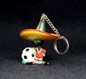PORTE-CLES FOOTBALL MUNDIAL 86 COUPE DU MONDE MEXICO 1986 PIQUE