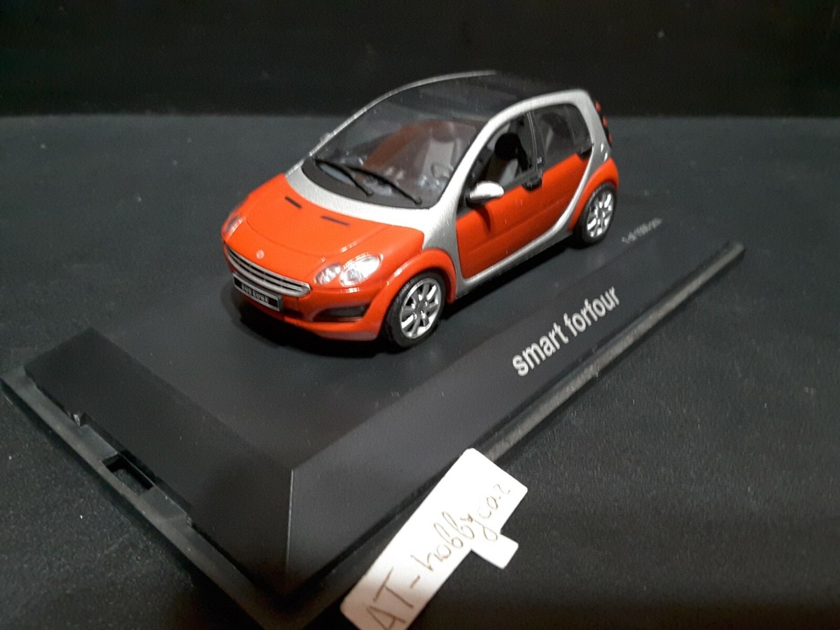 smart forfour ミニカー　1／18スケール Smart Forfour I W454 2004 Limited Dealer Edition Schuco in