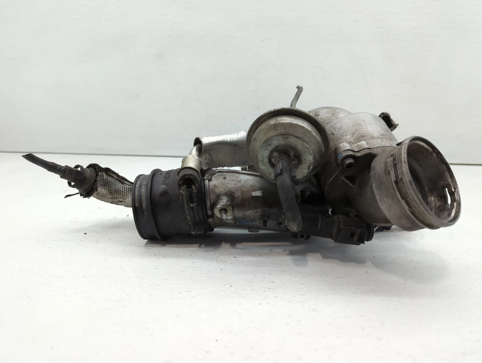 2009-2012 Volkswagen Cc Turbocharger Exhaust Manifold With Turbo Charger M9817 - Image 2 of 4